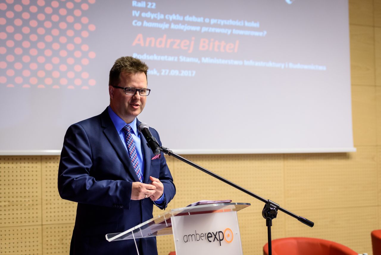 Co hamuje przewozy towarowe